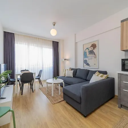 Gorgeous Flat With Shared Pool In Kepez Apartment *
