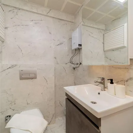 Gorgeous Flat With Shared Pool In Kepez * Antalya